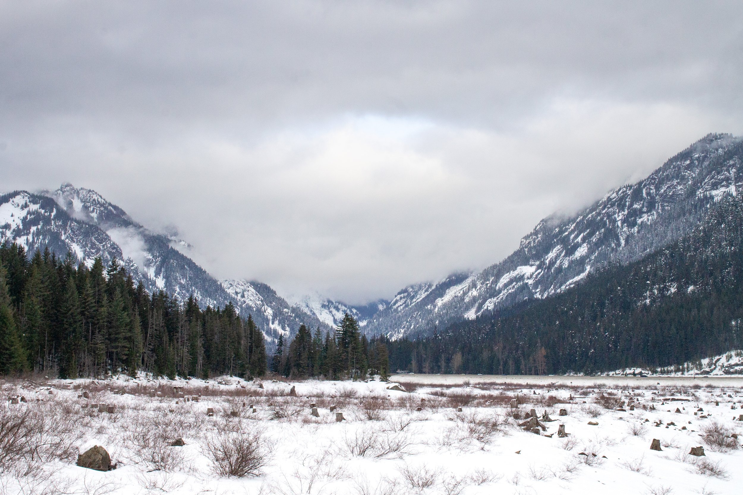 Snowshoeing to Lake Keechelus